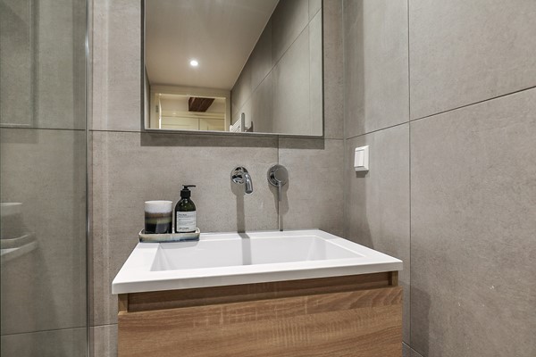 Medium property photo - Nieuwezijds Voorburgwal, 1012 RZ Amsterdam